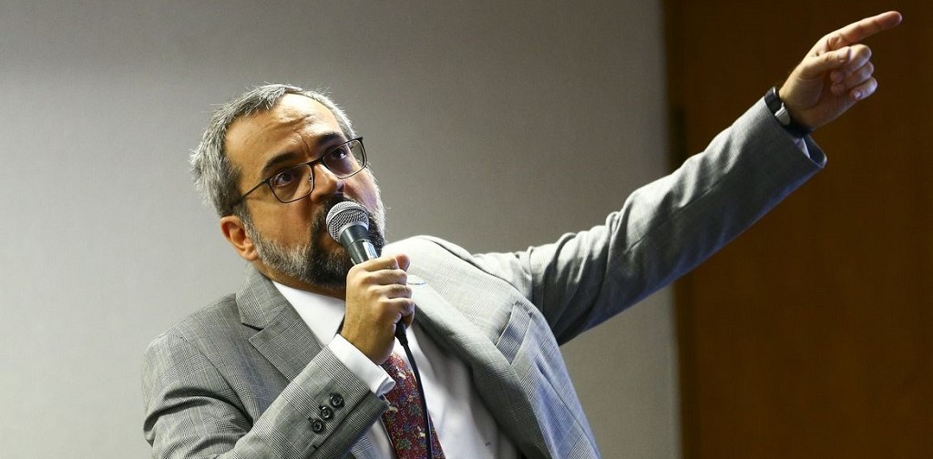 Weintraub deve ser ouvido hoje pela Polícia Federal