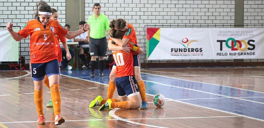 Competições esportivas organizadas pelo governo são adiadas devido à pandemia