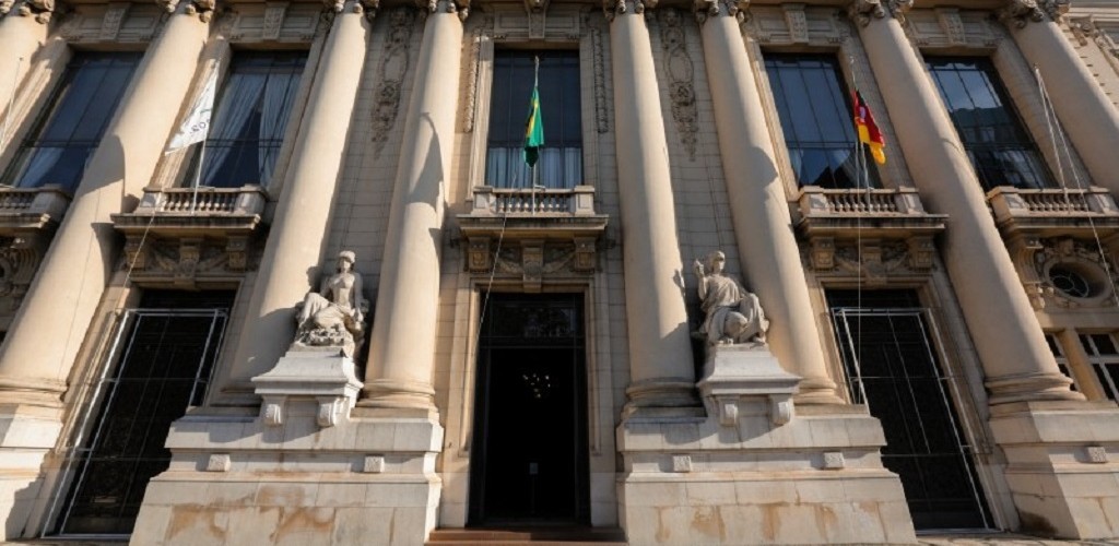 Tesouro inicia pagamento da folha de junho quitando salários até R$ 1,5 mil