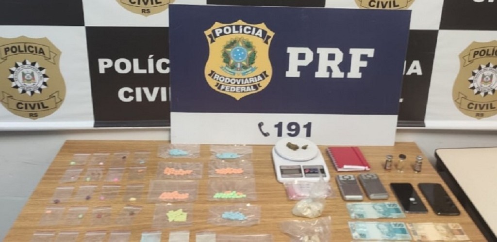 PRF e PC apreendem drogas com motorista de aplicativo em Pelotas