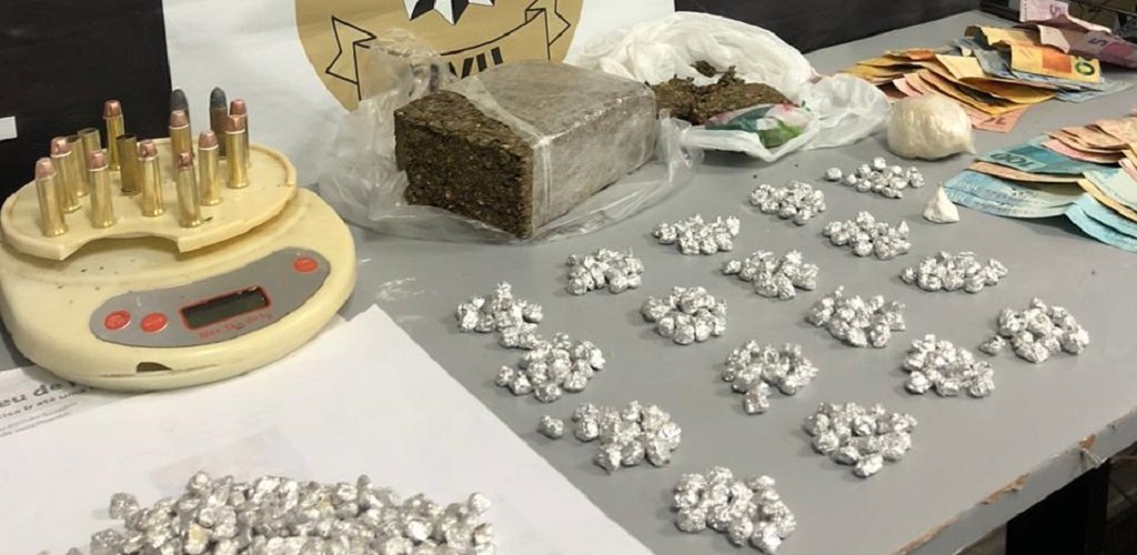 Polícia Civil prende dois homens com drogas e munições no Cassino