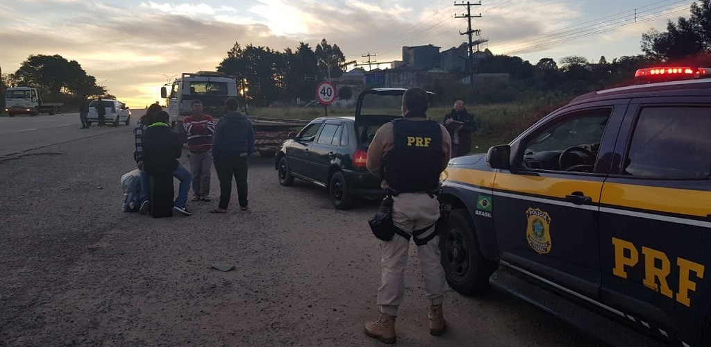 PRF realiza operação de combate a rachas e manobras perigosas na BR-392 em Canguçu