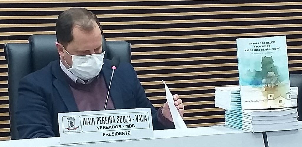 Câmara Municipal lança obra literária escolhida no projeto 'Lei do Livro'