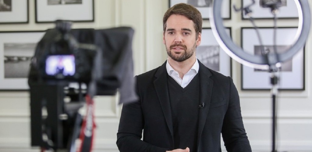 'Os próximos 15 dias serão cruciais. Se puder, fique em casa', alerta governador