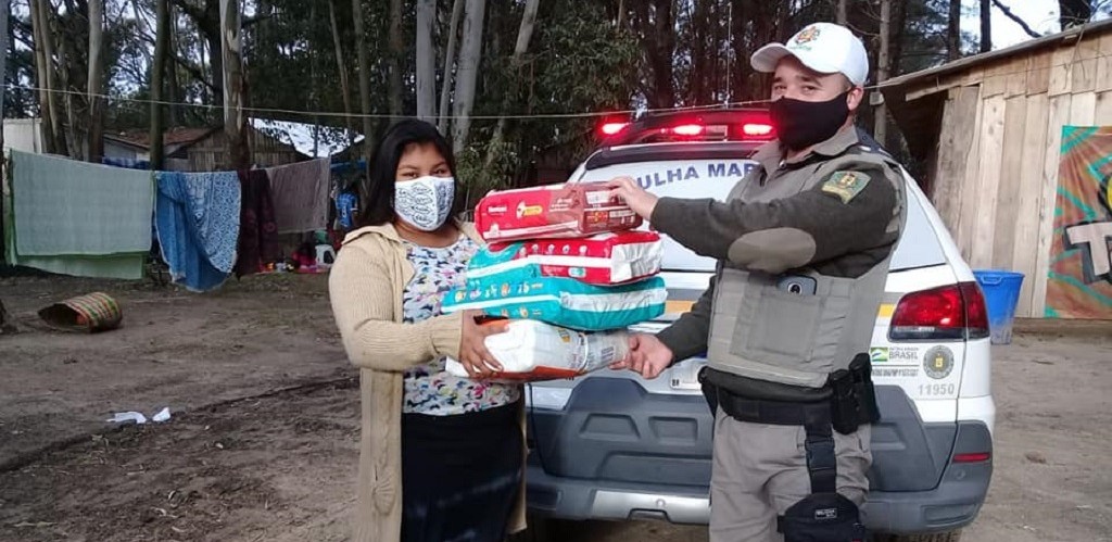 Patrulha Maria da Penha visita tribo indígena Kaigang no Cassino