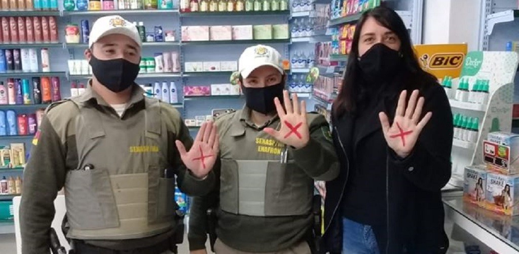 Patrulha Maria da Penha do 6º BPM adere às campanhas Máscara Roxa e Sinal Vermelho