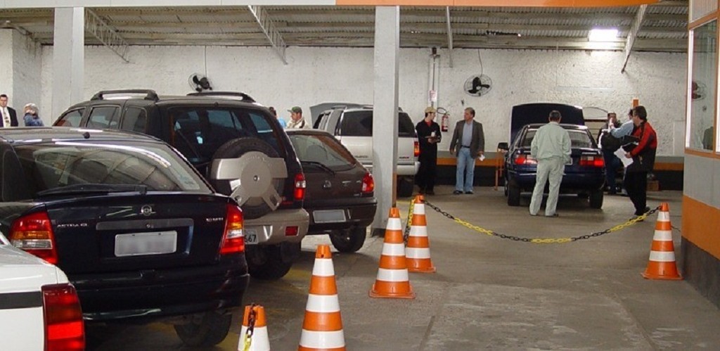 Motoristas agora podem escolher município para realizar serviços de registro de veículos