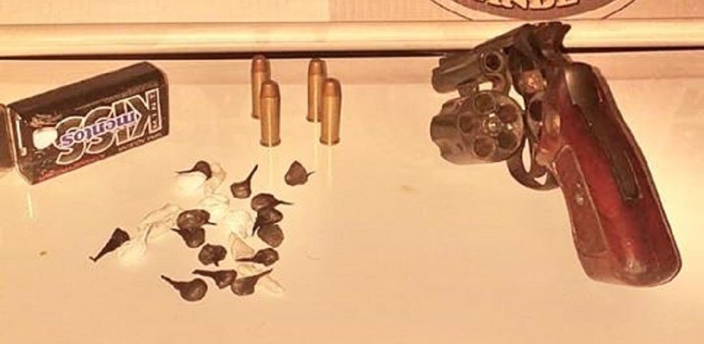 Brigada Militar prende homem por tráfico de drogas e porte ilegal de arma de fogo em Rio Grande