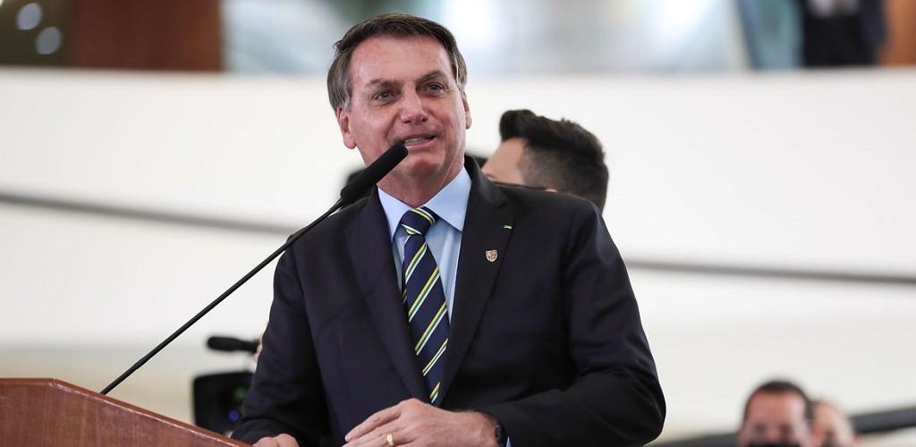 Bolsonaro diz a embaixador que Brasil vai ajudar o povo libanês