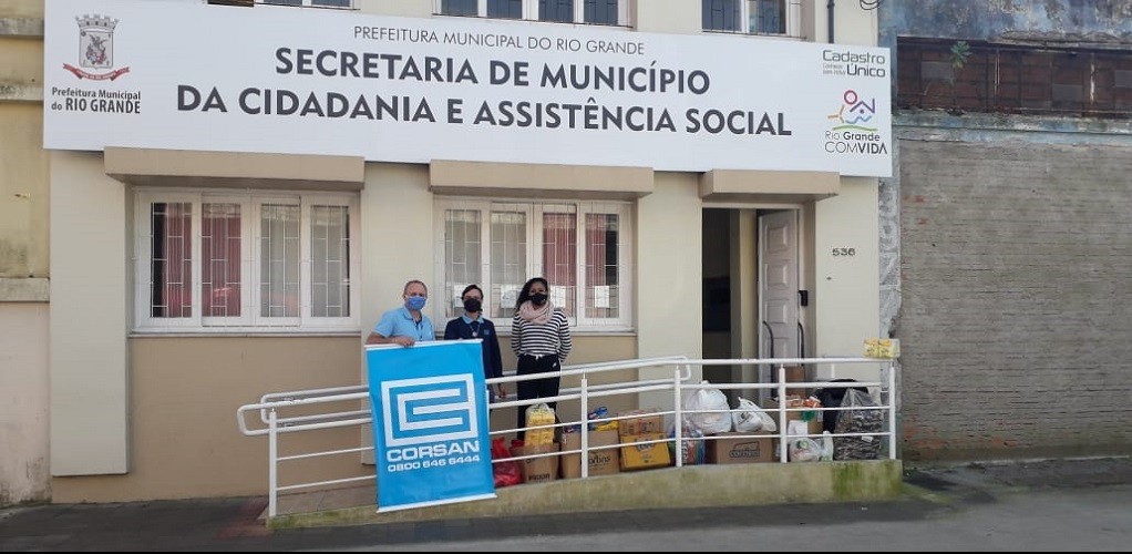 Corsan faz doação de alimentos e agasalhos para a Secretaria de Assistência Social de RG
