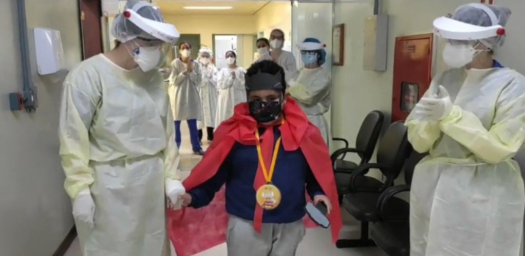 UTI Pediátrica do HU-Furg realiza alta do primeiro paciente recuperado de Covid-19