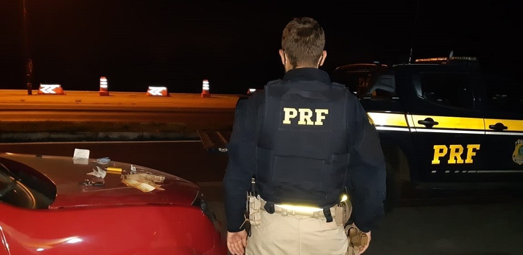 PRF recupera veículo roubado que tinha Rio Grande como destino