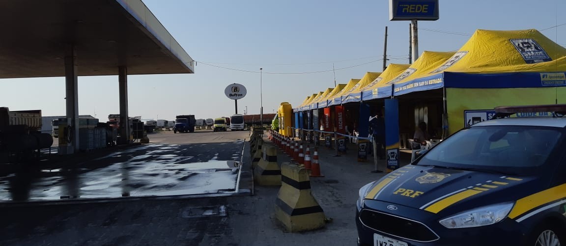 PRF participa de ações de saúde e educação para motoristas em Rio Grande