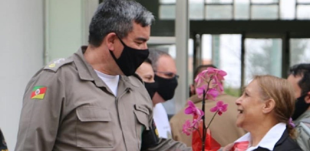 Servidora do 6° BPM recebe homenagem após completar 40 anos de serviço na BM