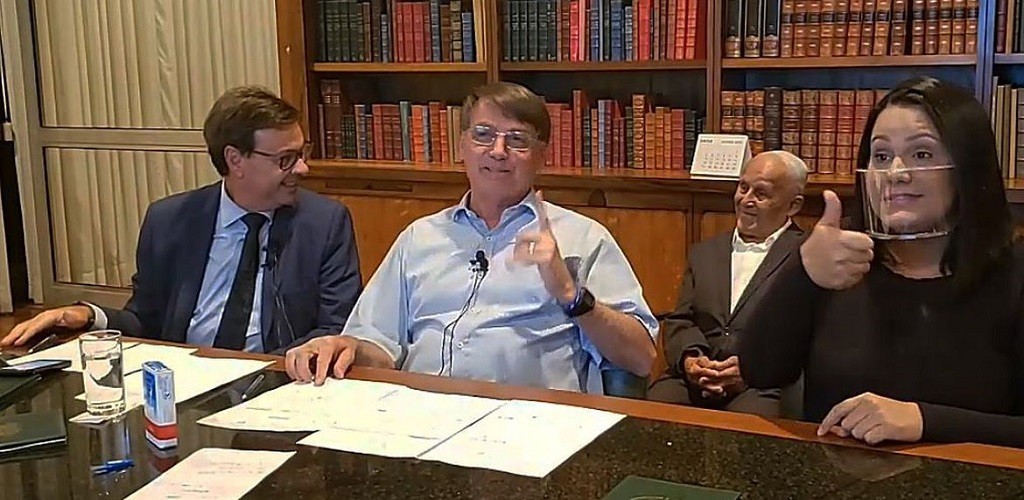 Em live, Bolsonaro afirma que não existe tentativa de furar o teto de gastos 