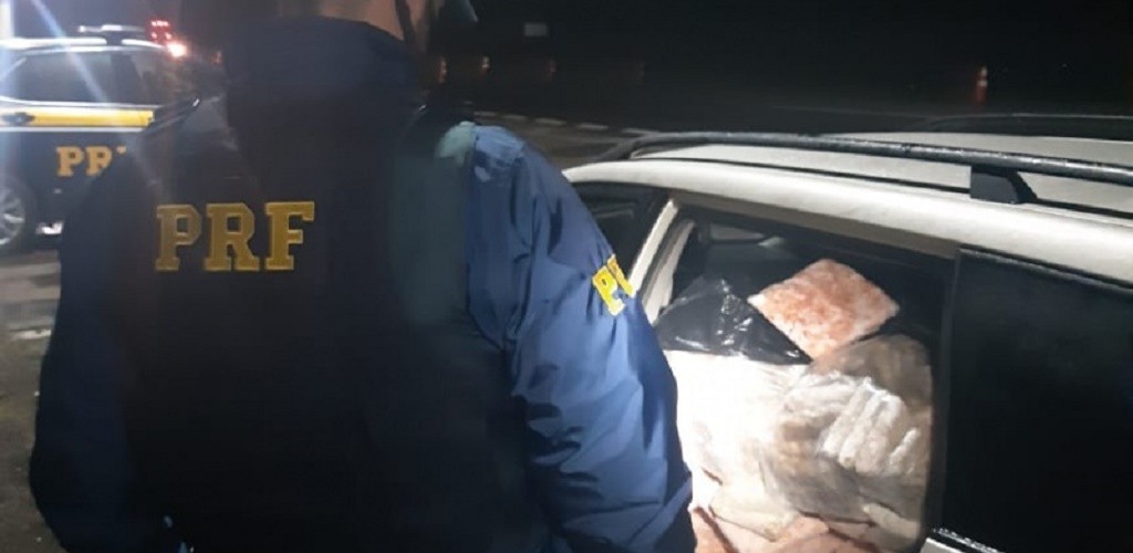 PRF apreende mais de meia tonelada de camarão sem refrigeração em Rio Grande