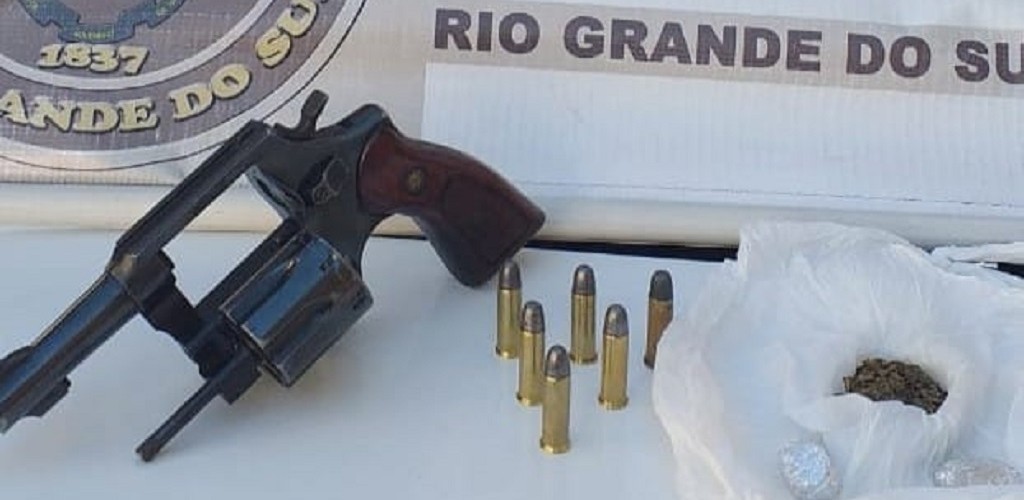 6° BPM prende homem por porte ilegal de arma de fogo em Rio Grande