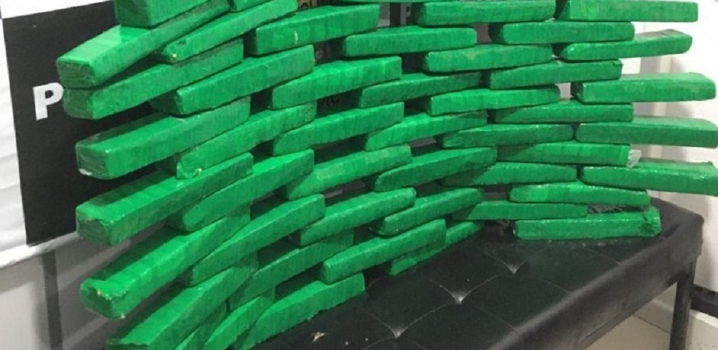 Mulher é presa com mais de 41kg de maconha no Trevo, em Rio Grande