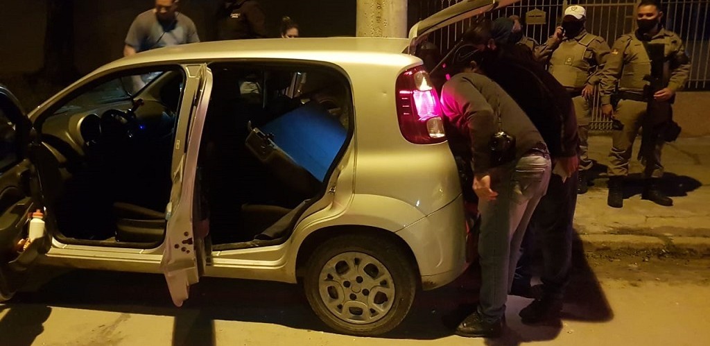 Após sequestro, motorista de aplicativo é encontrado no porta-malas do carro em RG