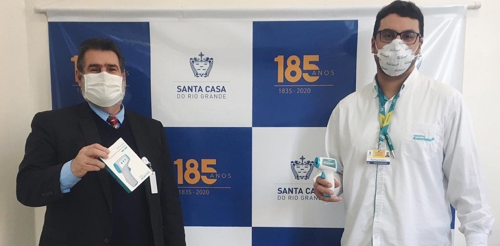 Farmácias Associadas doa termômetros para o Complexo Santa Casa do Rio Grande