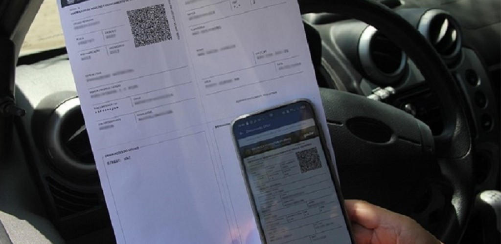 Brasil extingue documento de licenciamento de veículo em papel moeda