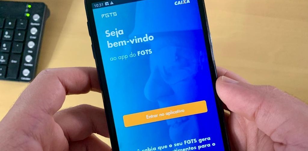 Beneficiários nascidos em agosto podem sacar auxílio hoje