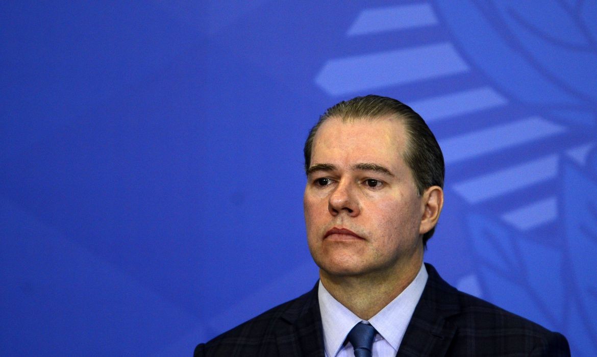 Toffoli mantém julgamento sobre afastamento de Witzel no STJ