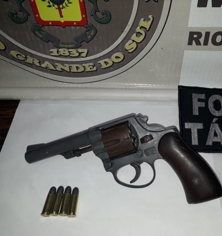 6° BPM apreende adolescente por porte ilegal de arma de fogo em Rio Grande