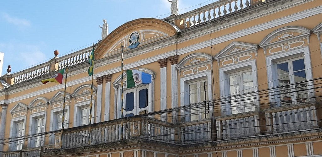 Prefeitura do Rio Grande decreta luto de três dias pelas vítimas da Covid-19