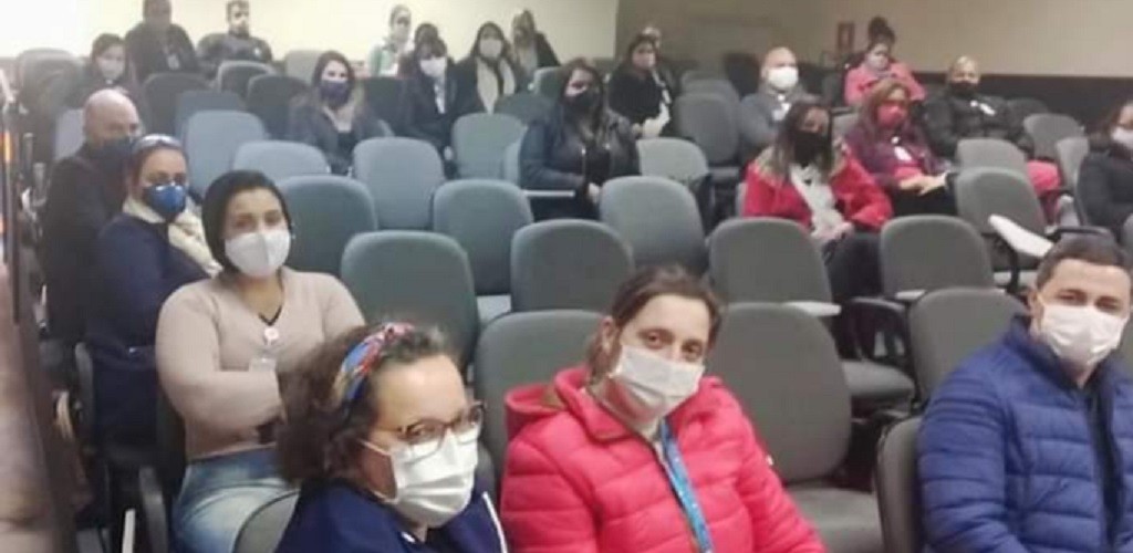 Novos profissionais contratados recebem palestra para atuar na Santa Casa 