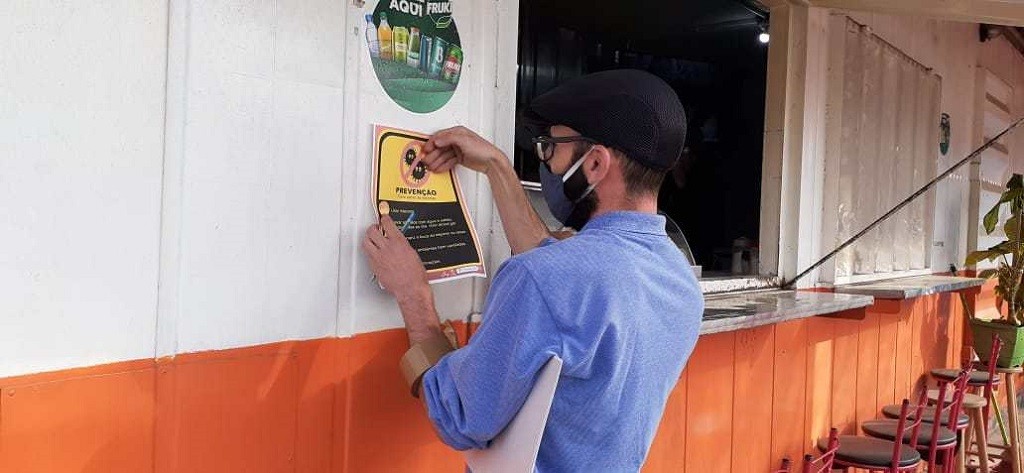 SUPRG realiza ações socioeducativas junto a comerciantes do entorno portuário