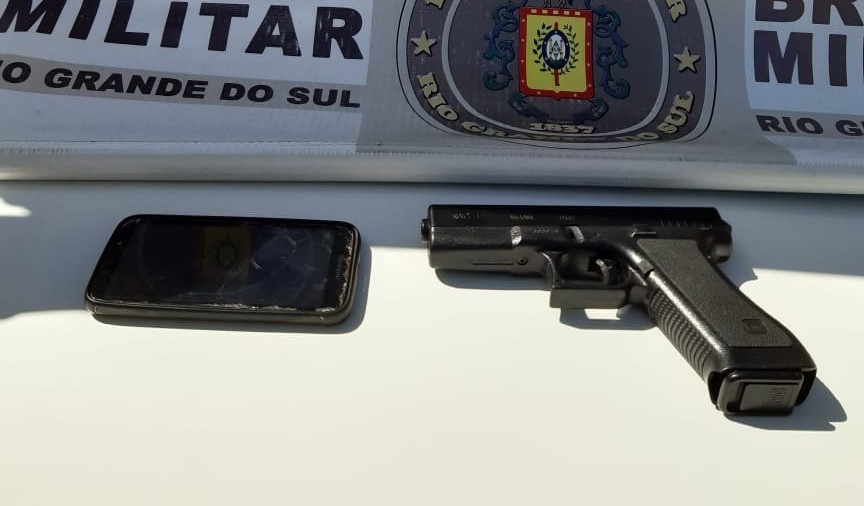 6° BPM prende dupla por roubo a pedestre em Rio Grande