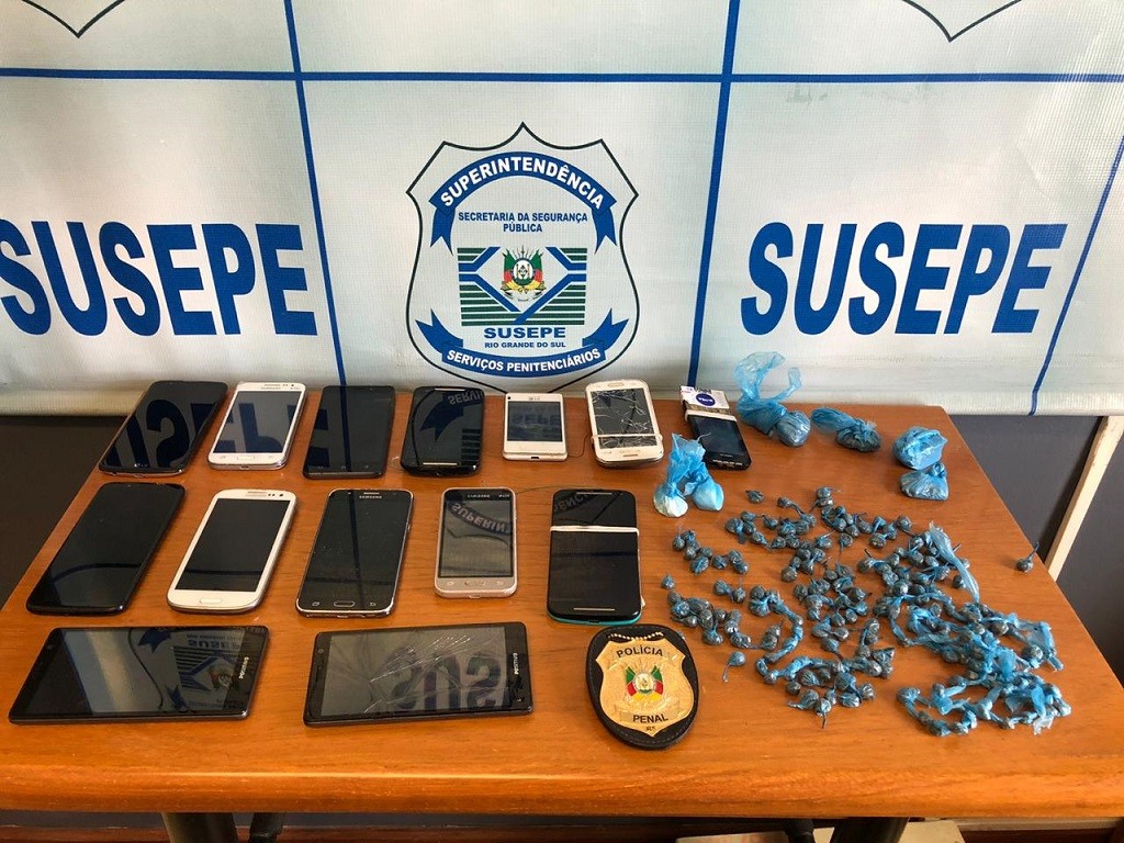 Aparelhos celulares e drogas são apreendidos na Perg