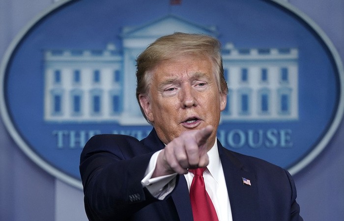 Trump está bem e sem febre, diz médico da Casa Branca