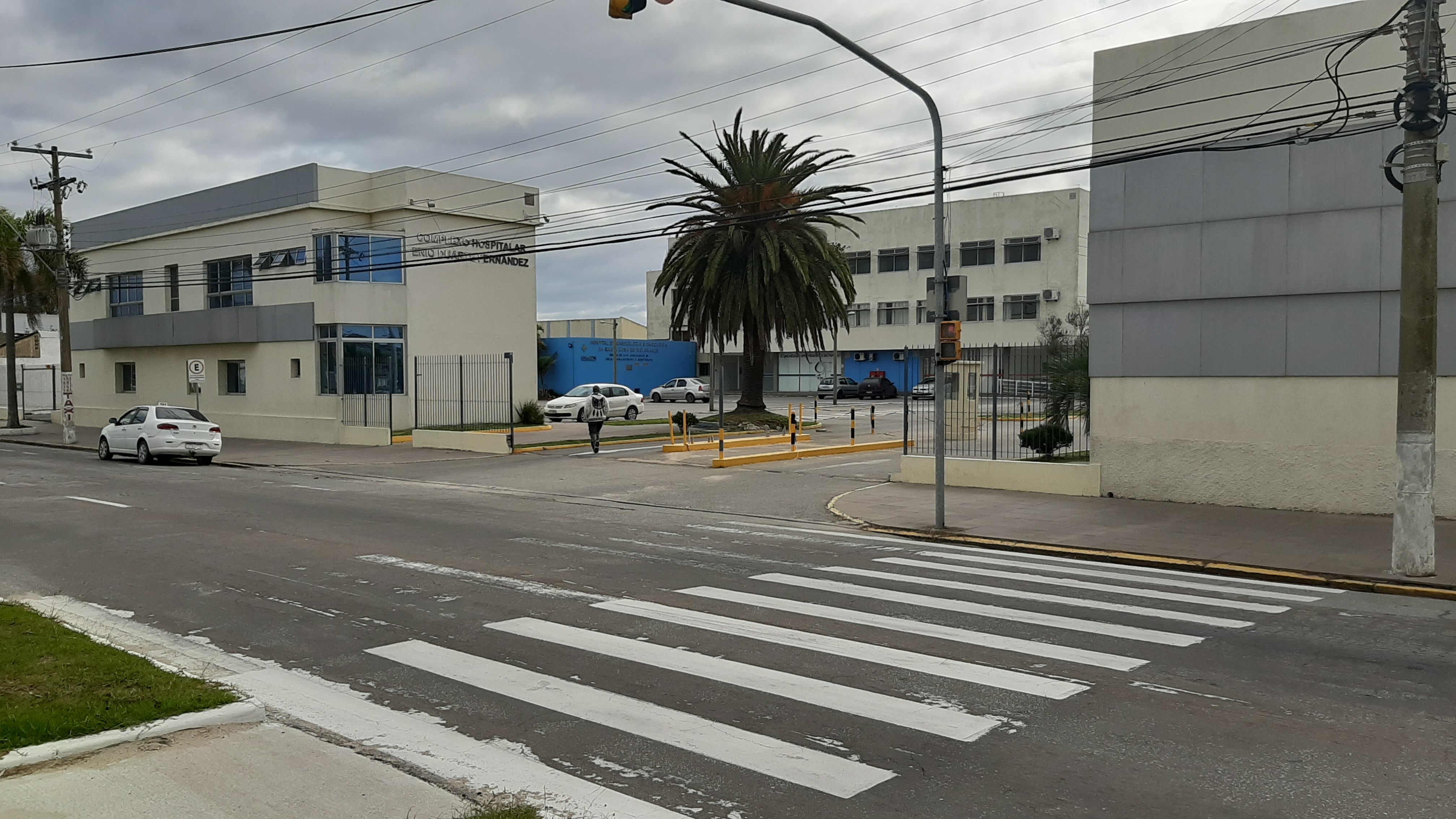 Ainda em estado grave, jovem baleada em luau no Cassino apresenta leve melhora no quadro de saúde