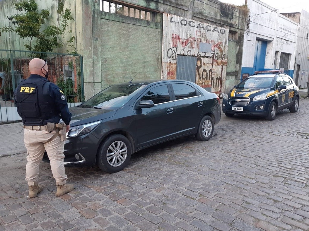 PRF prende homem por apropriação indébita e recupera veículo em Rio Grande