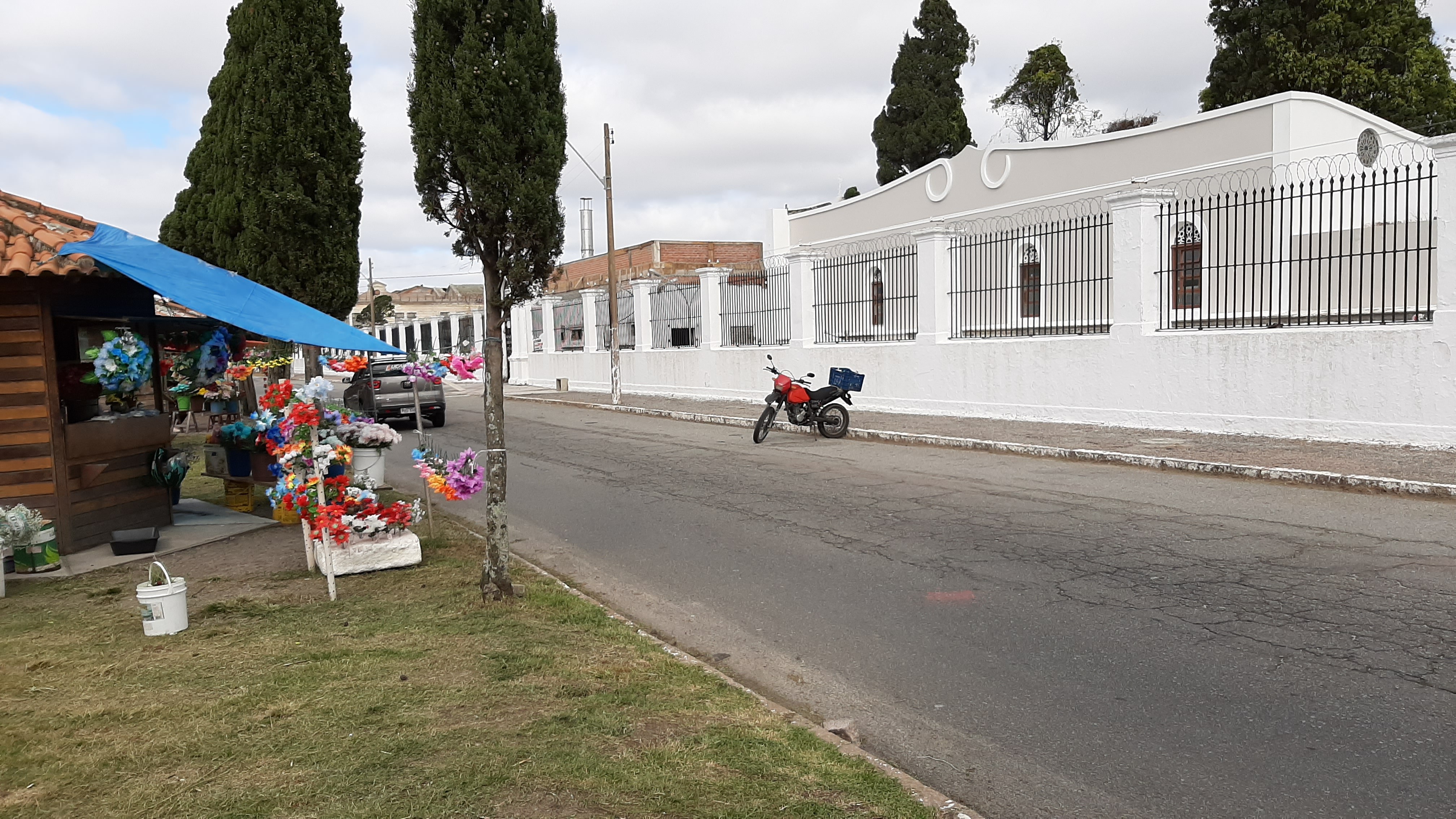 Finados: pandemia poderá reduzir movimento de público nos cemitérios