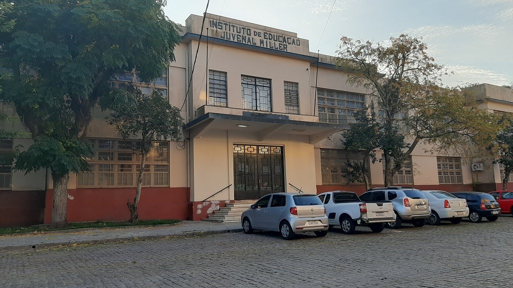 Justiça decide que escolas estaduais podem retomar aulas presenciais nesta sexta