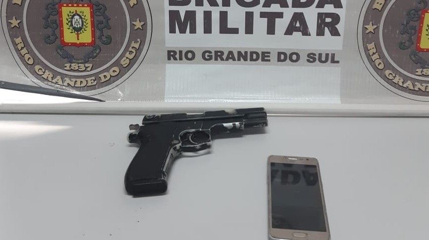 6° BPM prende foragido da justiça por roubo a pedestre em Rio Grande