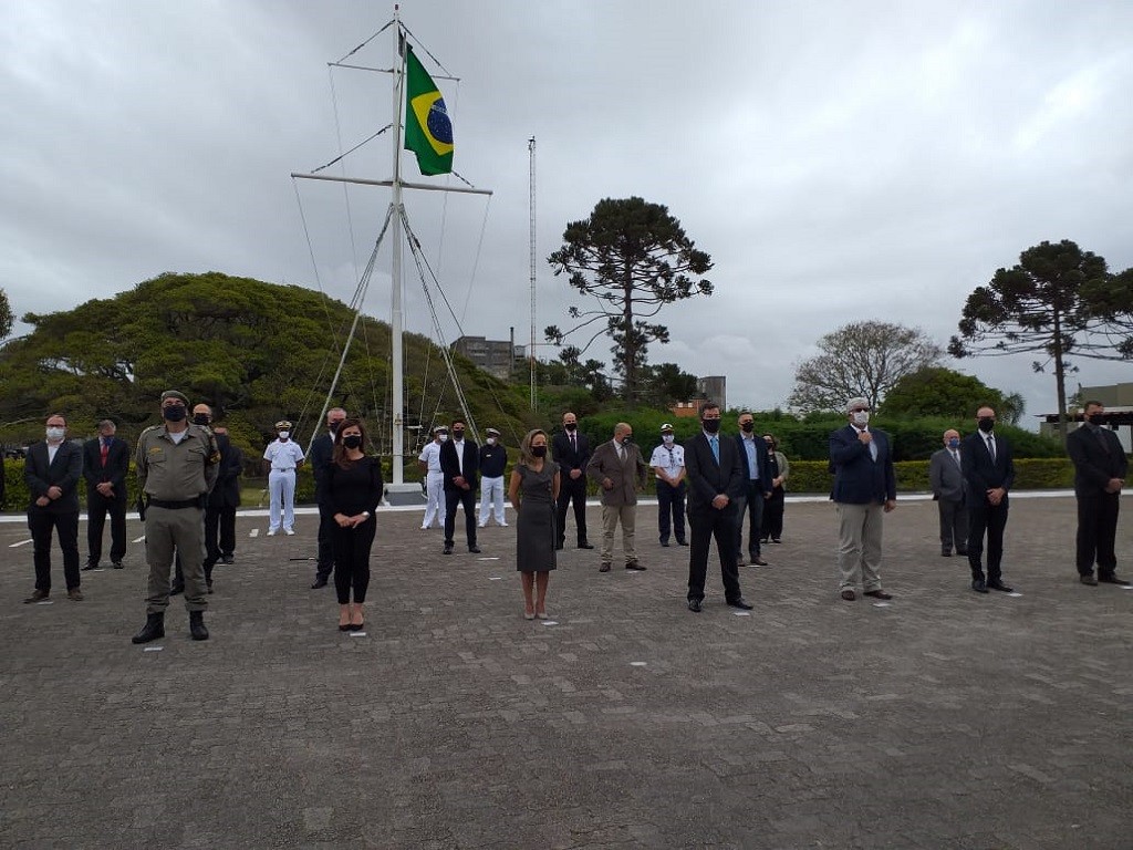 Cerimônia de Imposição da Medalha Amigo da Marinha é realizada no Comando do 5ºDN