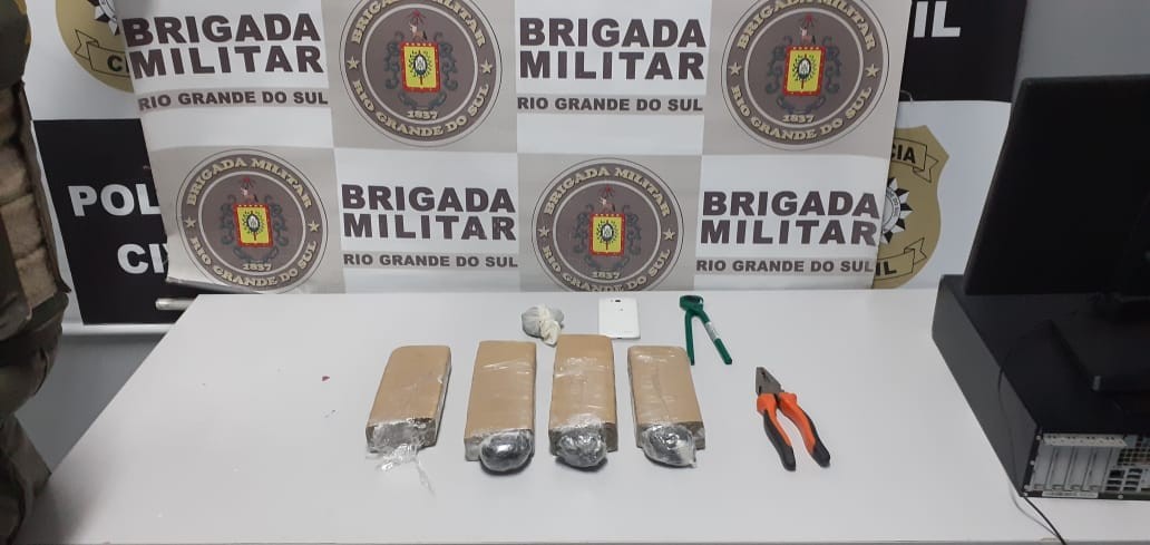 6° BPM apreende adolescente na área externa da Perg em Rio Grande