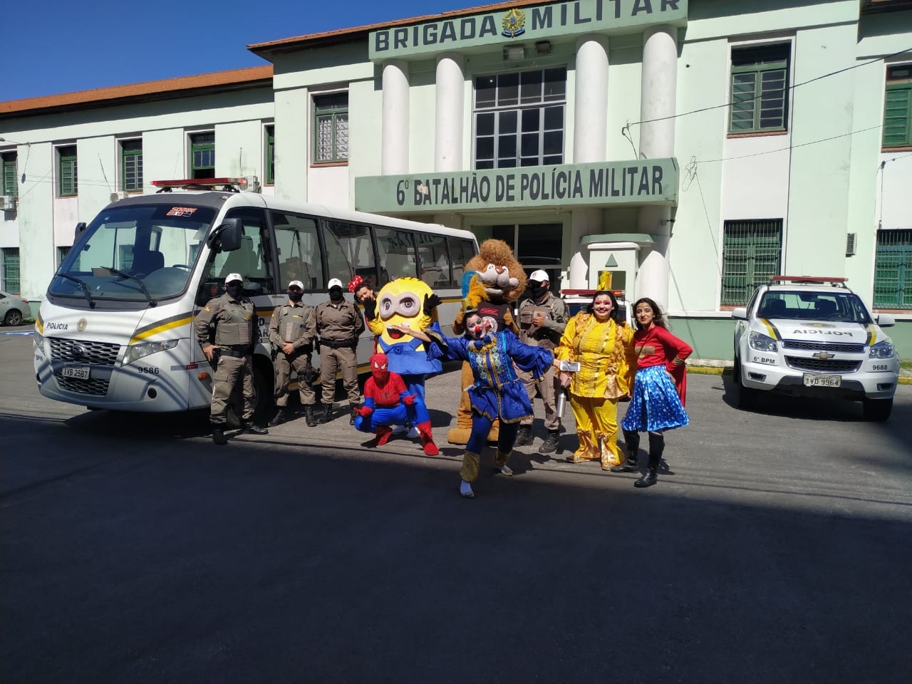 6º BPM realiza entrega de brinquedos arrecadados pela ação "Criança Feliz"