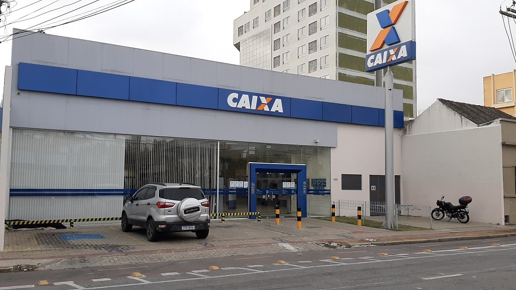 Caixa paga auxílio emergencial para beneficiários do Bolsa Família