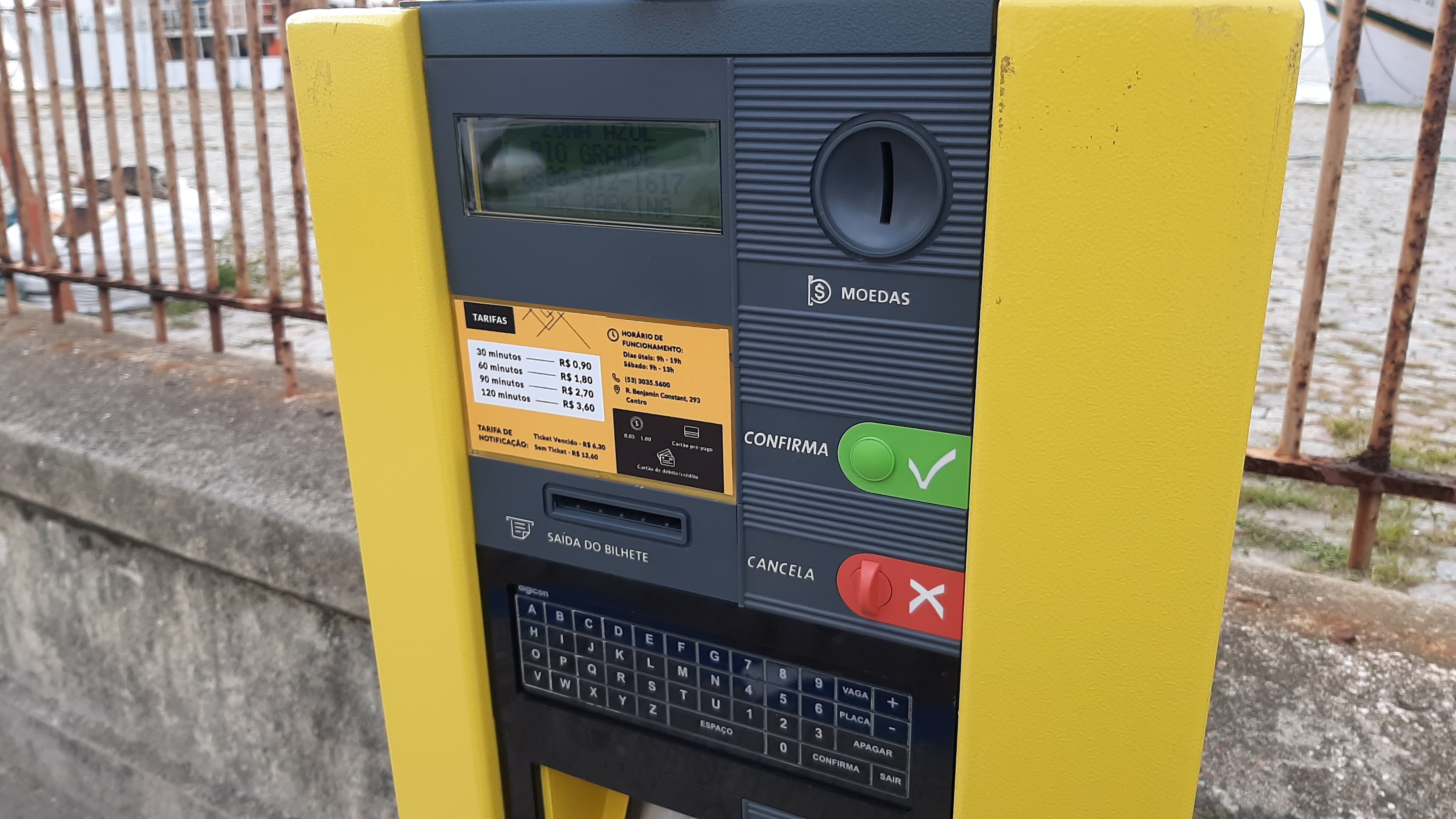 Ruas Carlos Gomes e Gomes Freire voltam a fazer parte do estacionamento rotativo em 1º de dezembro