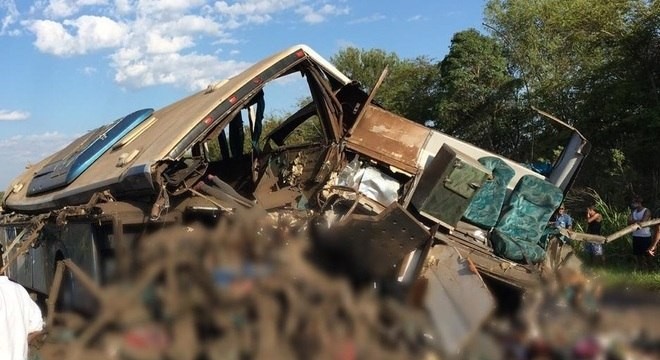 Acidente deixa 41 mortos no interior de São Paulo