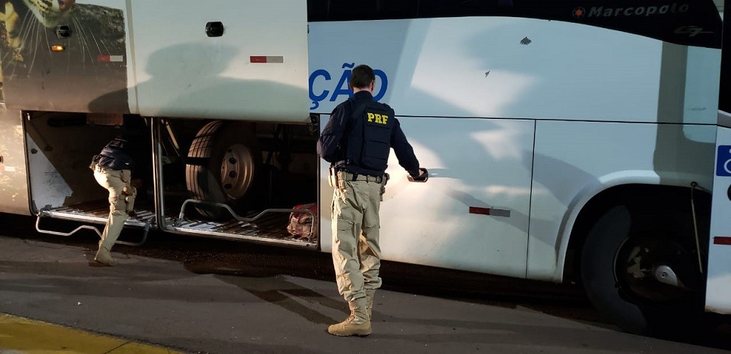 PRF prende foragida da justiça em Pelotas