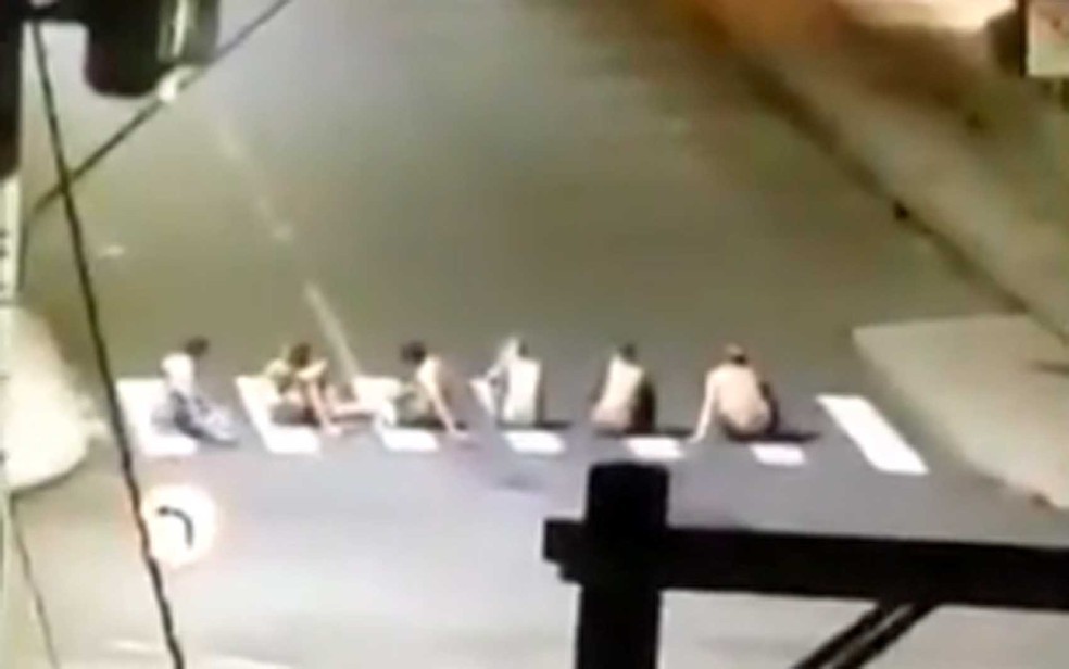 Criminosos armados assaltam banco e provocam tiroteio na cidade de Criciúma (SC)