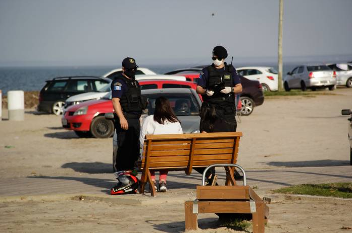 Forças de segurança atuam para reforçar combate à pandemia em Pelotas