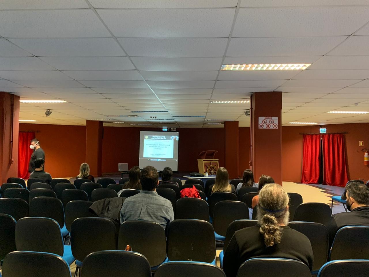 Polícia Civil realiza qualificação de agentes para o atendimento à mulher em Rio Grande