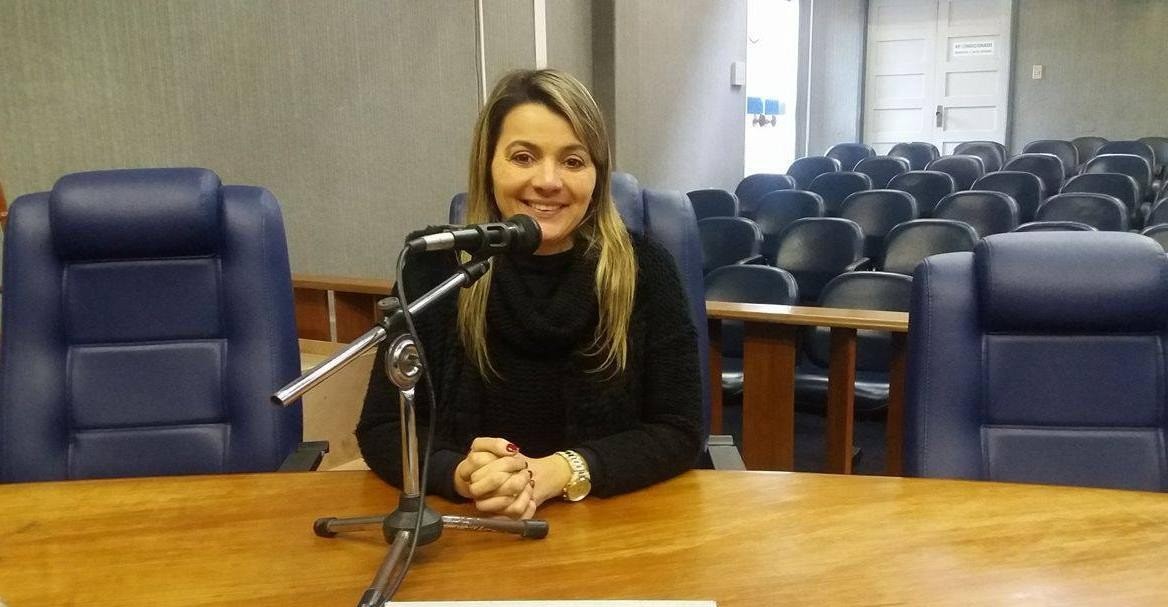 Lú Compiani Branco (MDB) assume cadeira do ex-vereador Charles Saraiva até 31 de dezembro